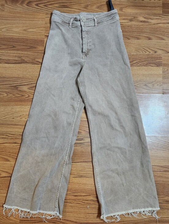 Zara Denim - Zara High Rise Wide Leg Cropped Jeans Beige Frayed Hem Raw Edge Women's US 4 36